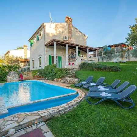 Mari I-istra Villa *