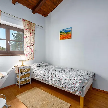 Mari I-istra Villa